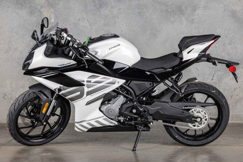 2026 CFMOTO 300SS