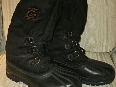 Sorel Snow Bear Boots Size 10
