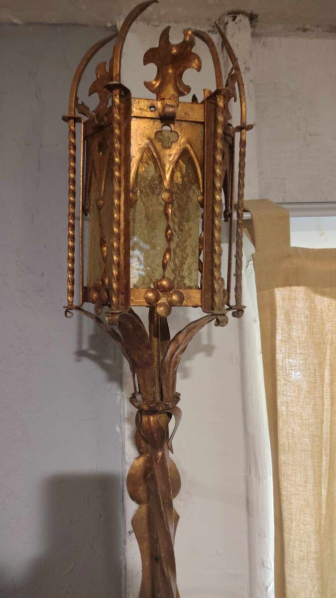 Spanish Gothic style gilt metal wall sconce Light