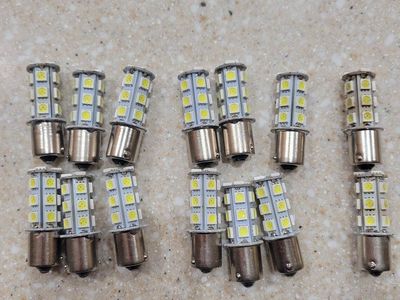 LED Light Bulbs Lot of 13 Bayonet Base 14 LED light bulbs