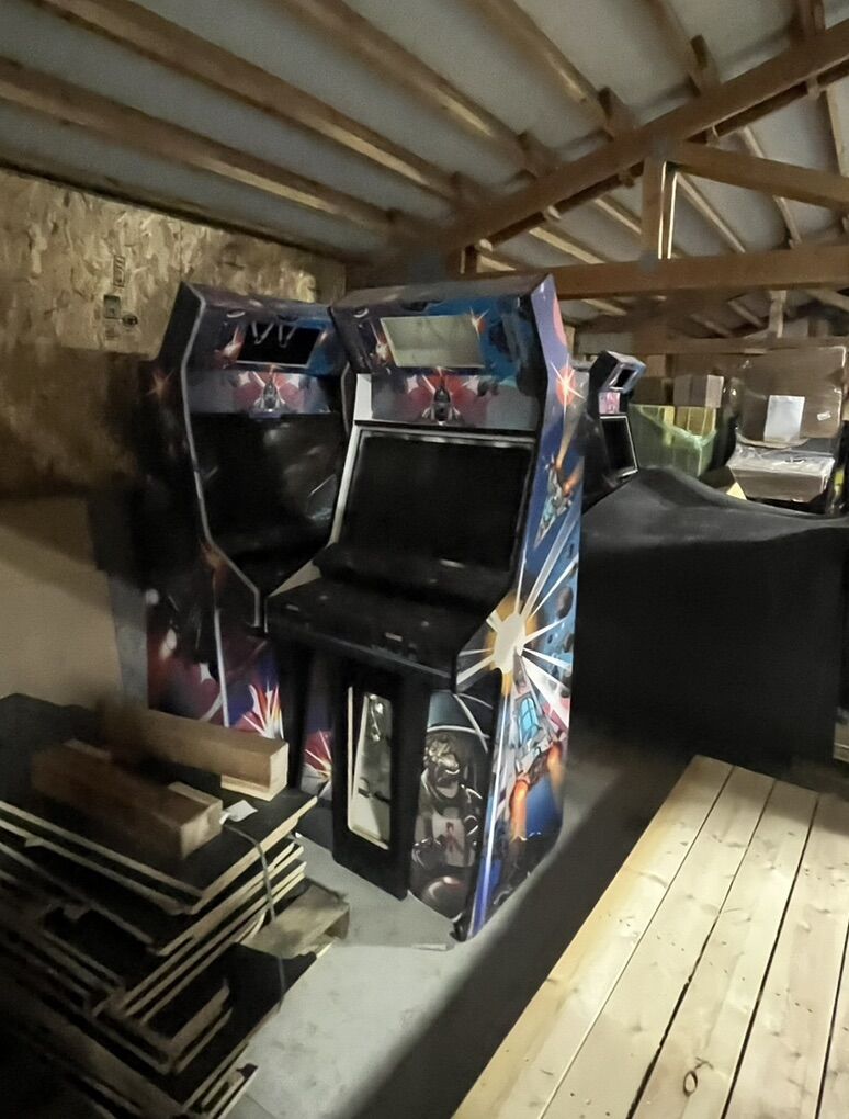 2 Player Asteroids Cabinet