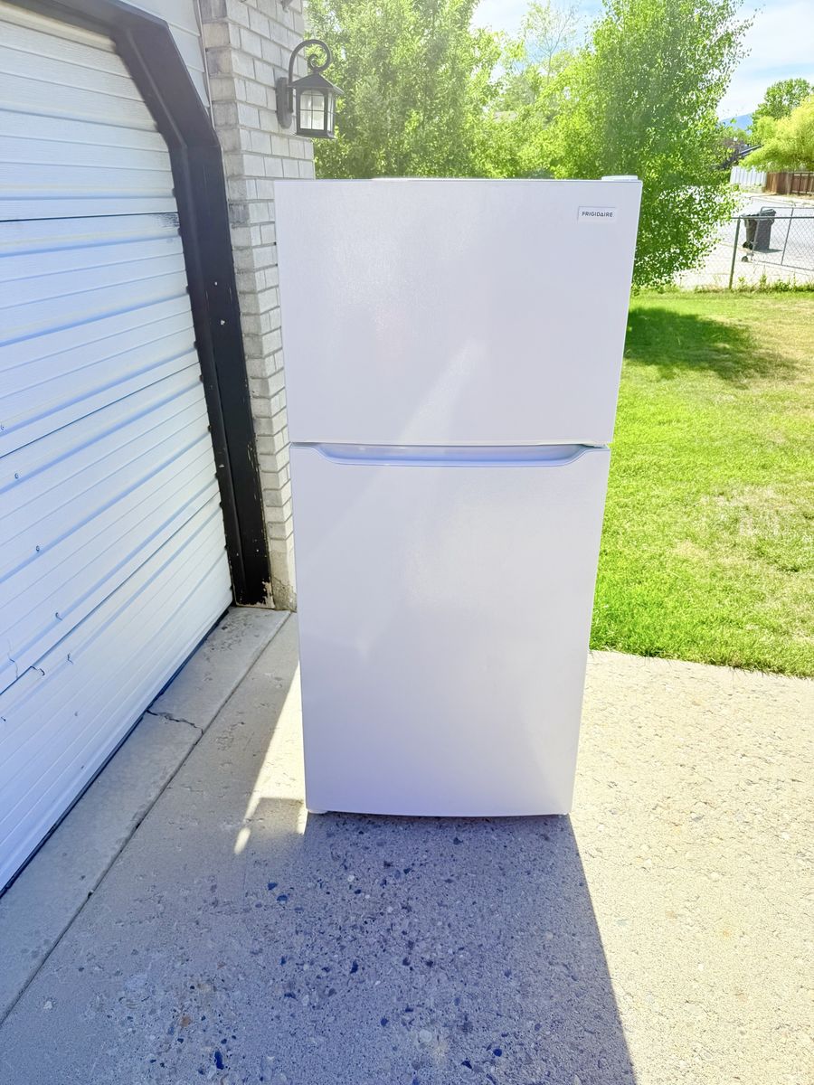 Like new Frigidaire White Top Freezer Refrigerator - Excellent Condition, Ready for Your Home