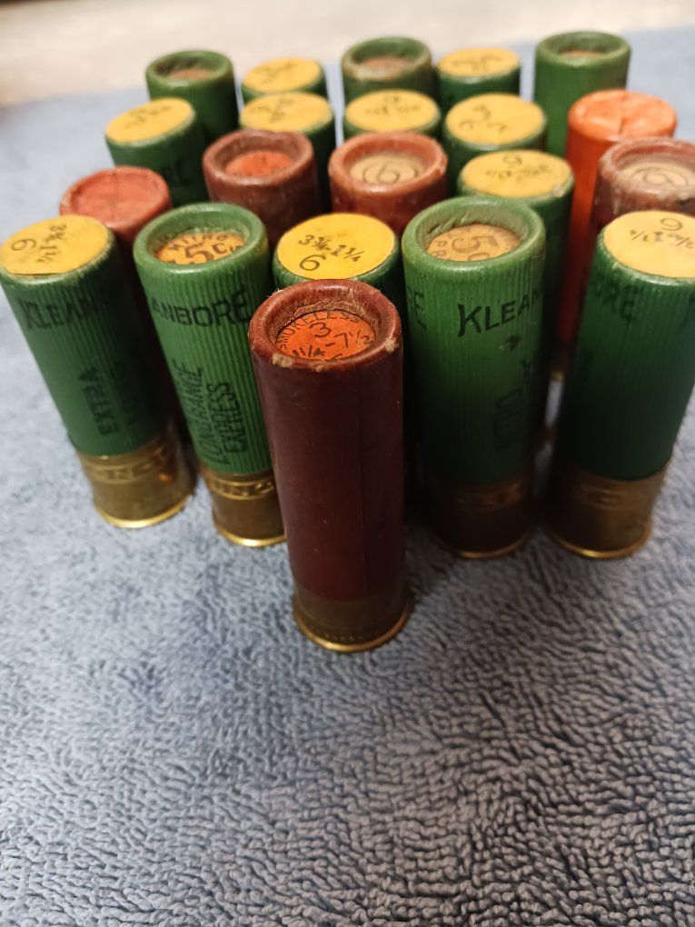 21-Vintage Winchester and Remington 12 gauge 2 3/4 shotgun shells 5,6 and 71/2 shot