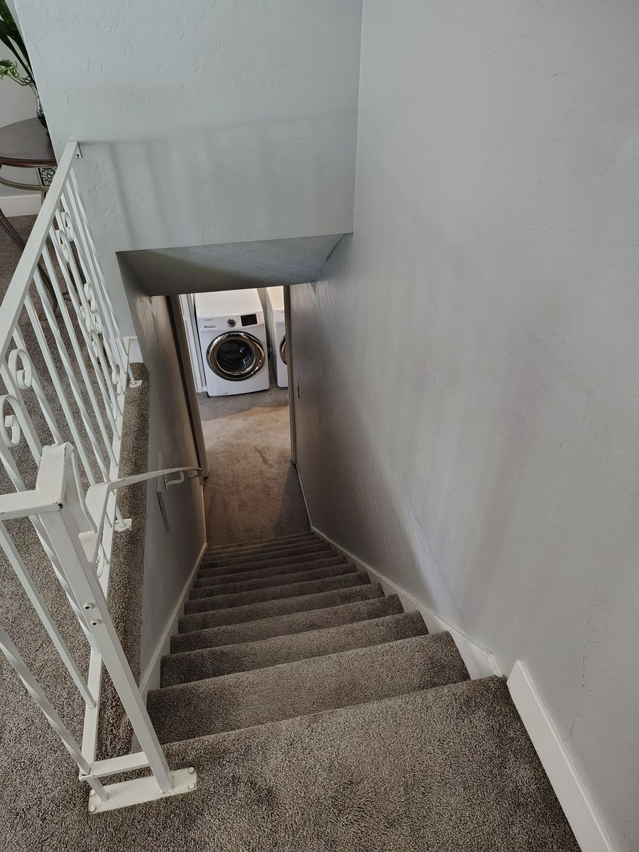 Male roommate wanted