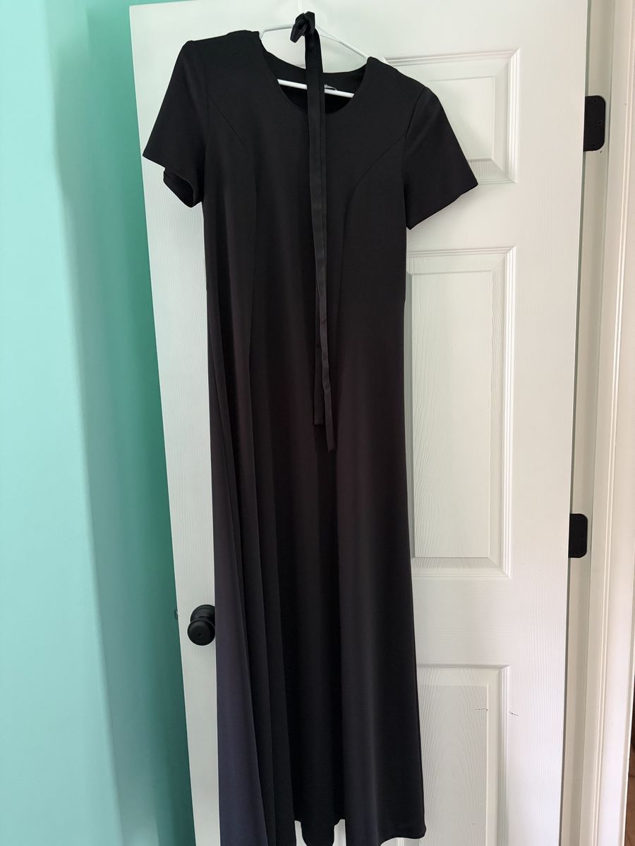 Formal Fashions Black Short-Sleeve Maxi Dress Size Small