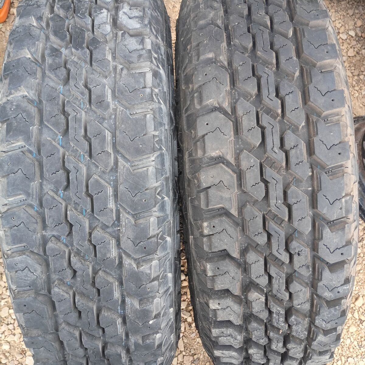 2 Wild Trail CTX LT225/75R16 with 99% 16/32s tread