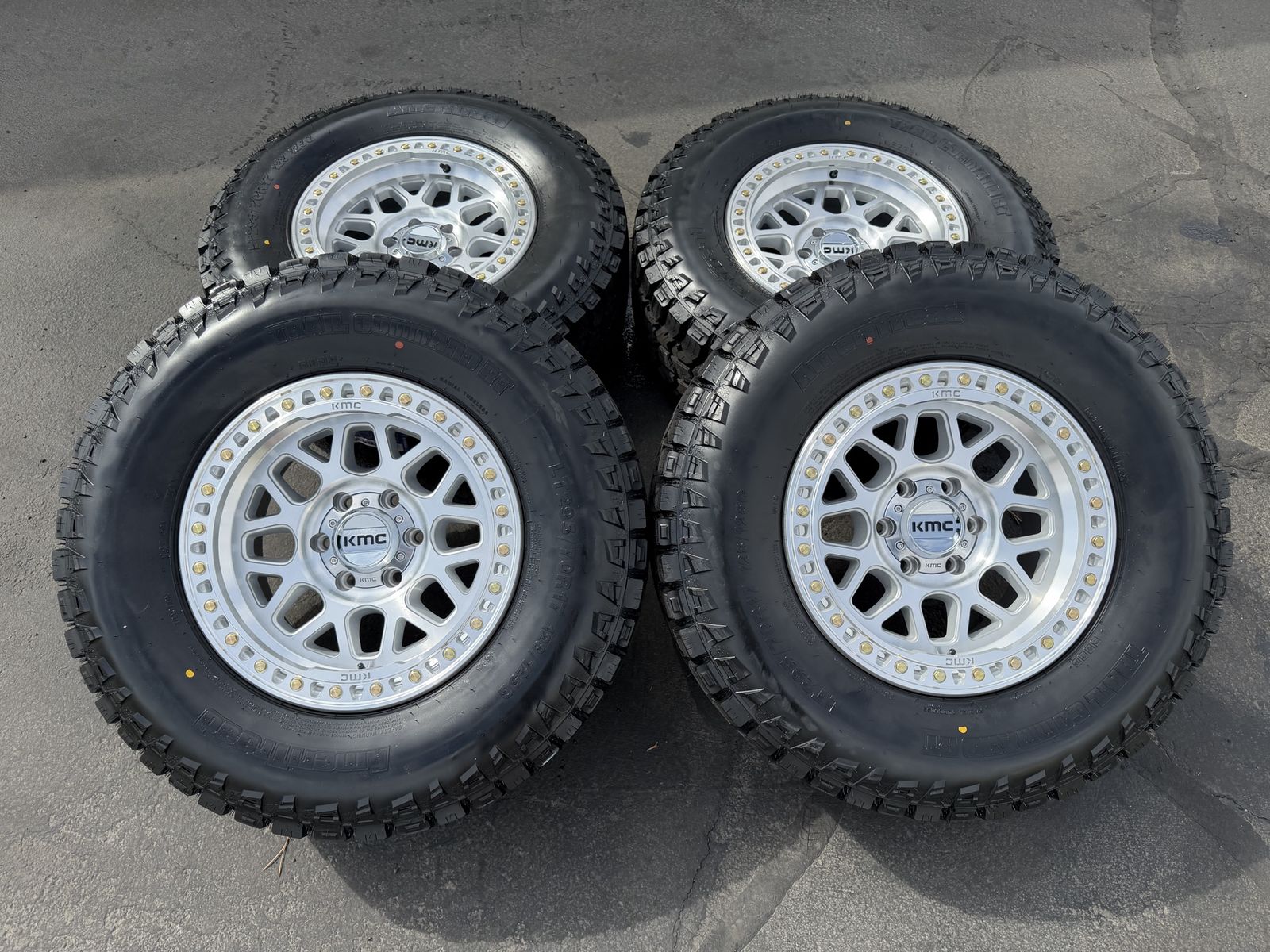 New Silver KMC KM549 GRS 6x135 LT295/70r17 RT Ford F150 wheels and tires 6 lug Expedition 