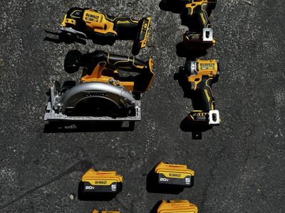 DeWalt 20V MAX Cordless Power Tool Combo Kit with Circular Saw, Drill, Impact Driver, & 4x 5Ah Batteries