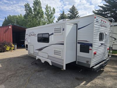 2010 Jayco Jflight g2 25RKS camp trailer