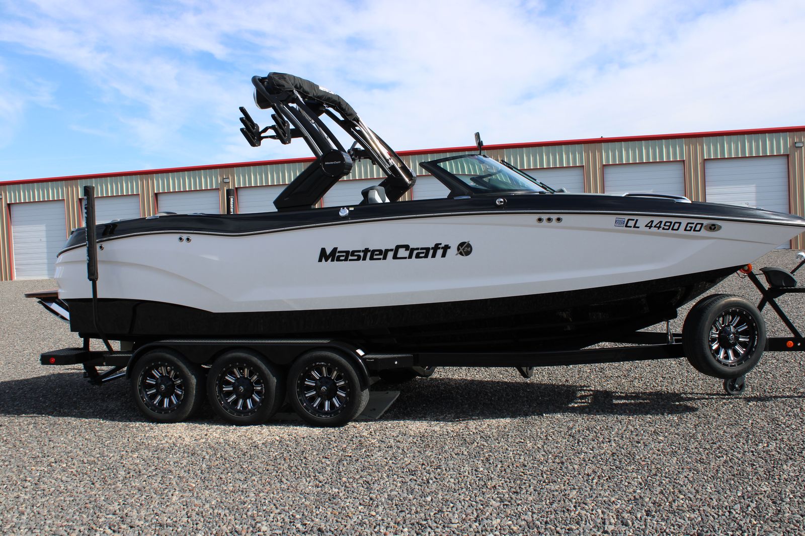 2023 Mastercraft X24 ( 6.2 Super Charged Engine & Thruster ! )