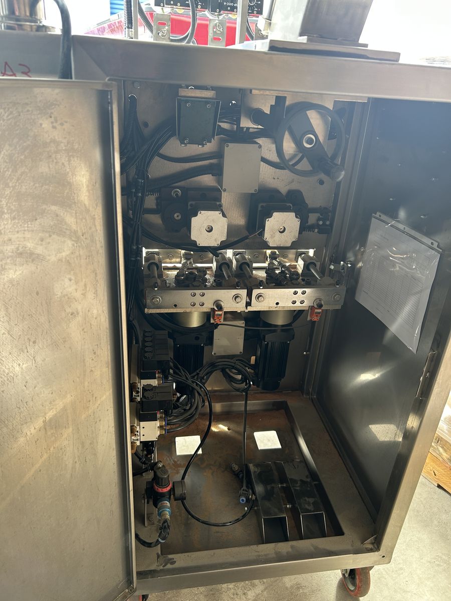 Main image 4