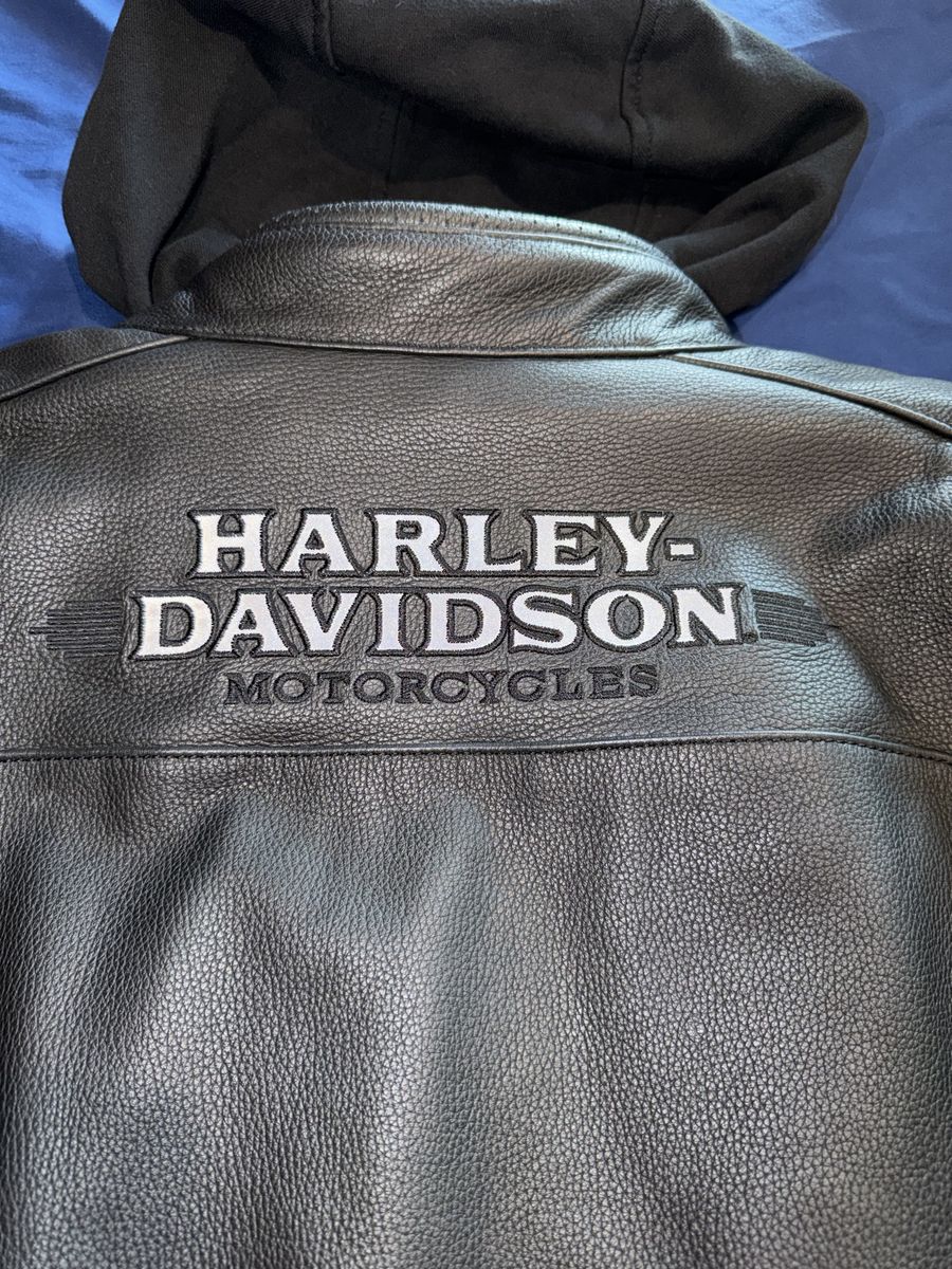 Harley-Davidson Men's Black Leather Motorcycle Jacket with Removable Polyester Hood - Excellent Condition