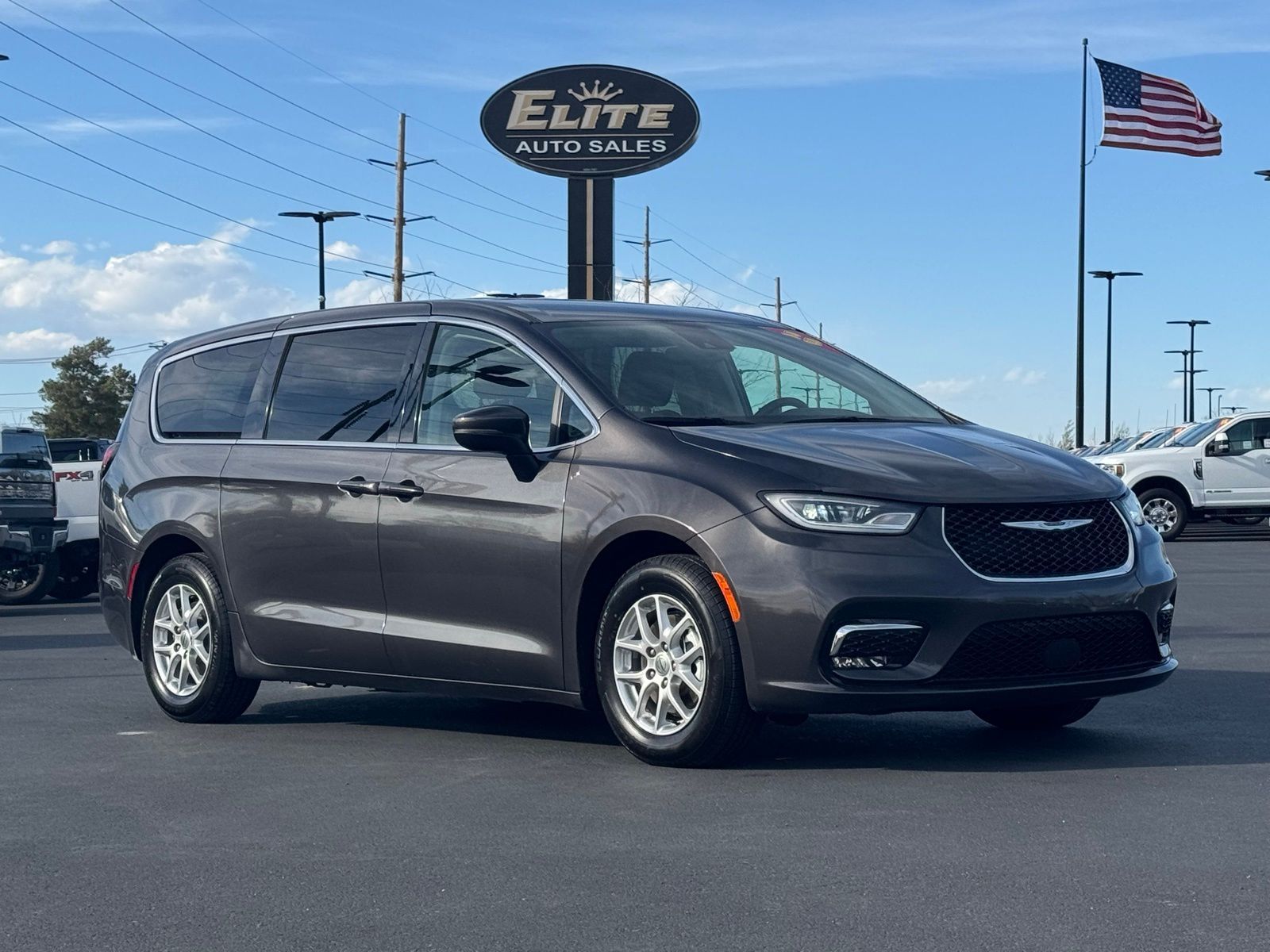 2023 Chrysler Pacifica Touring L