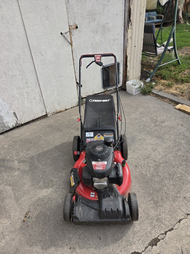 Troy-Bilt TB240 159cc Self-Propelled Gas Walk-Behind Lawn Mower with Bag