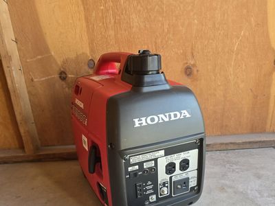 Like New Honda EU2000i Inverter