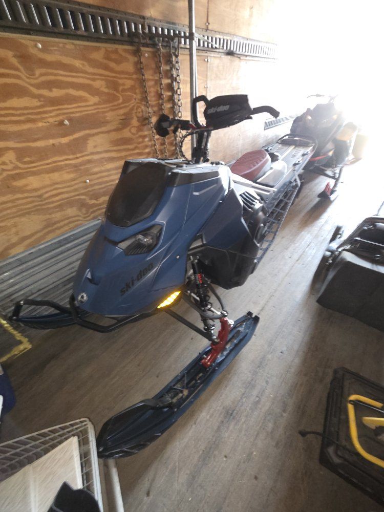 Ski-Doo Summit Snowmobile - Blue/Red - 1586 Miles
