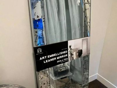 2'6" x 5'8" Standing Mirror