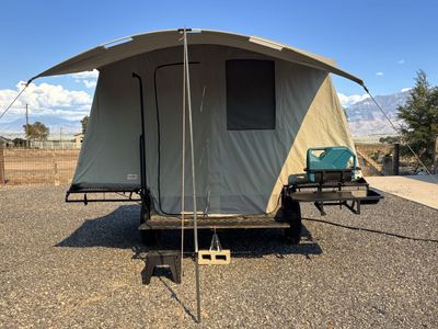 2018 Jumping Jack 6' x 8' Tent Trailer – Loaded with Accessories
