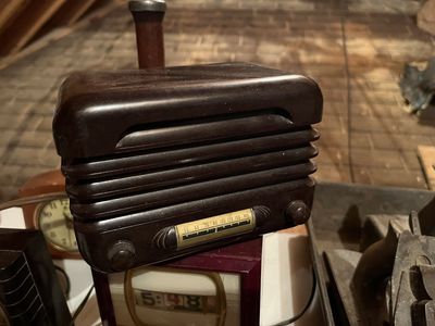 Vintage Radio And Clocks