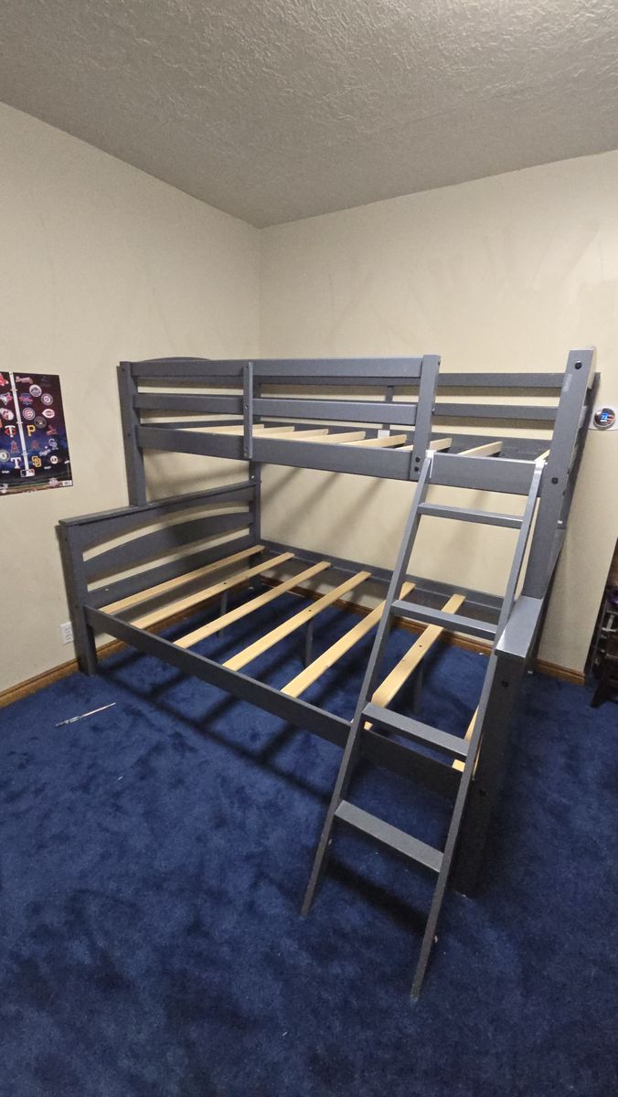 Twin and full size bed bunk bed
