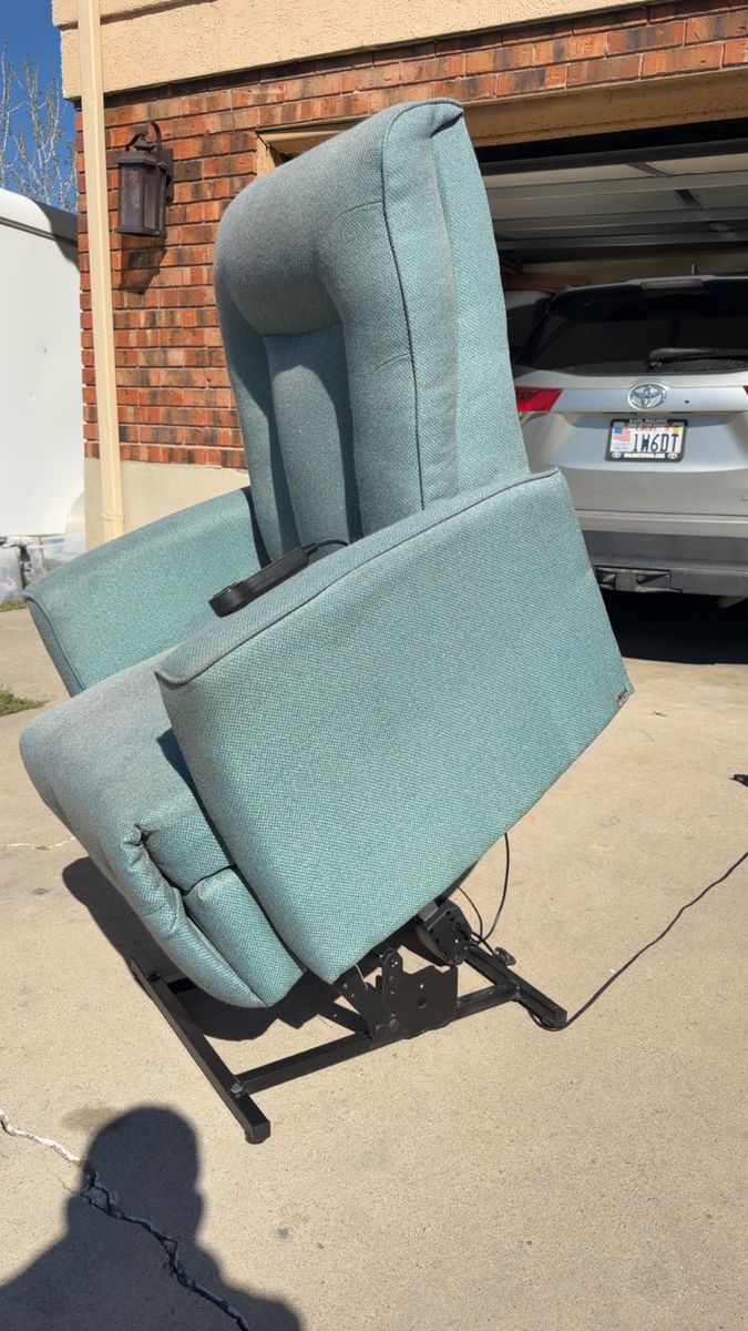Power lift chair recliner made in Canada