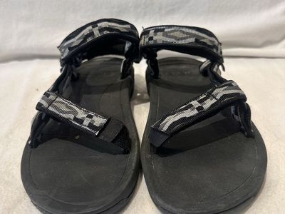 Teva youth size 2 gray/black sports sandals