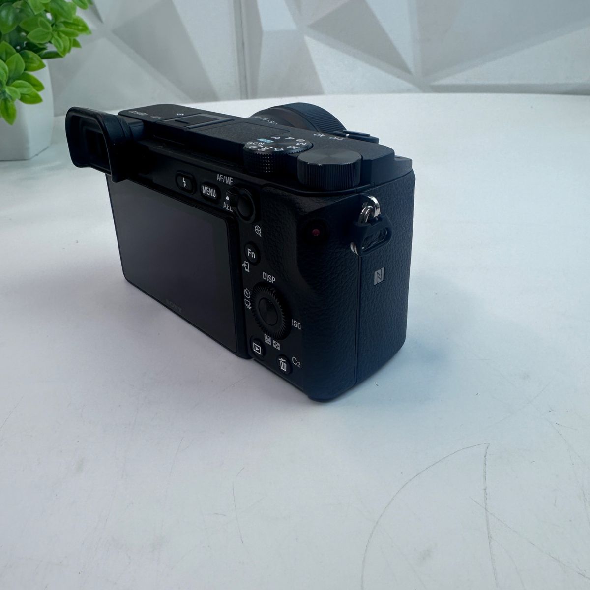 Main image 6