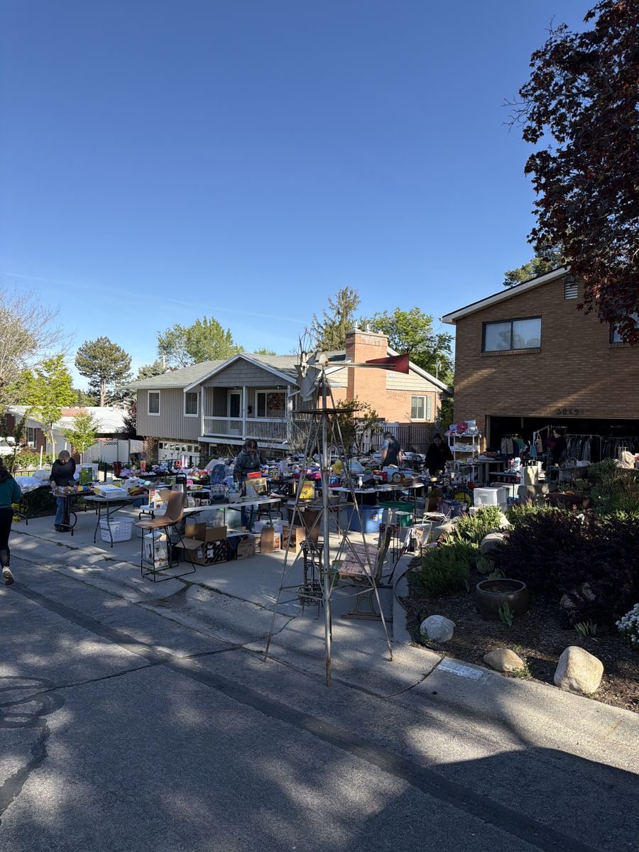 Huge Yard Sale 3049 E Bonnie Brae Ave Saturday May 2 8 to 3
