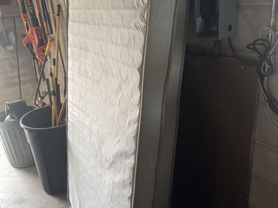 (FREE) Twin Mattresses x2