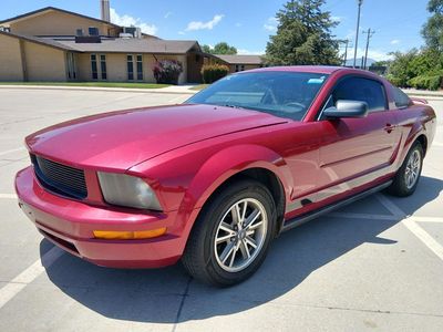 2005 Ford Mustang V6 Deluxe
