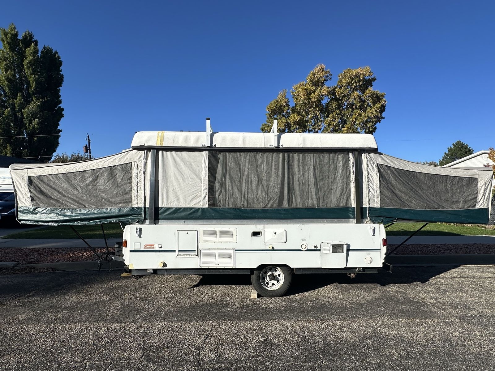 1998 Coleman Westlake Pop up Camper