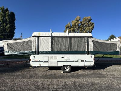 1998 Coleman Westlake Pop up Camper