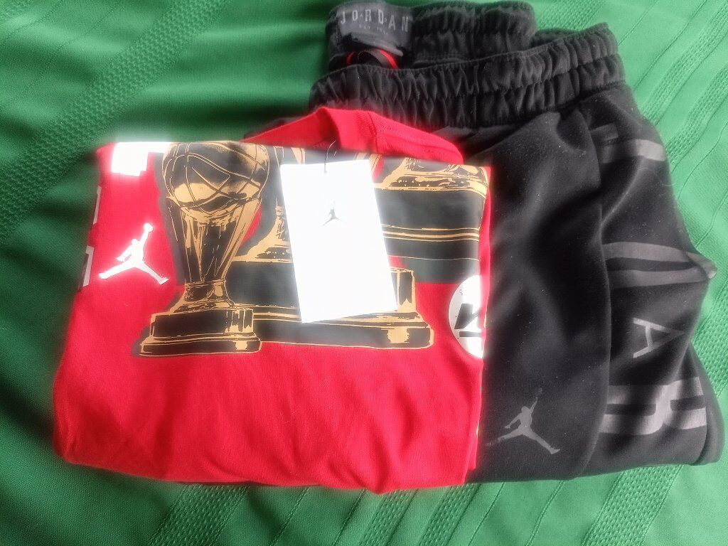 Michael Jordan NWT Tee & blk Nylon joggers
