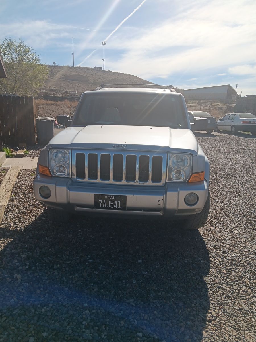 2009 Jeep Commander Sport