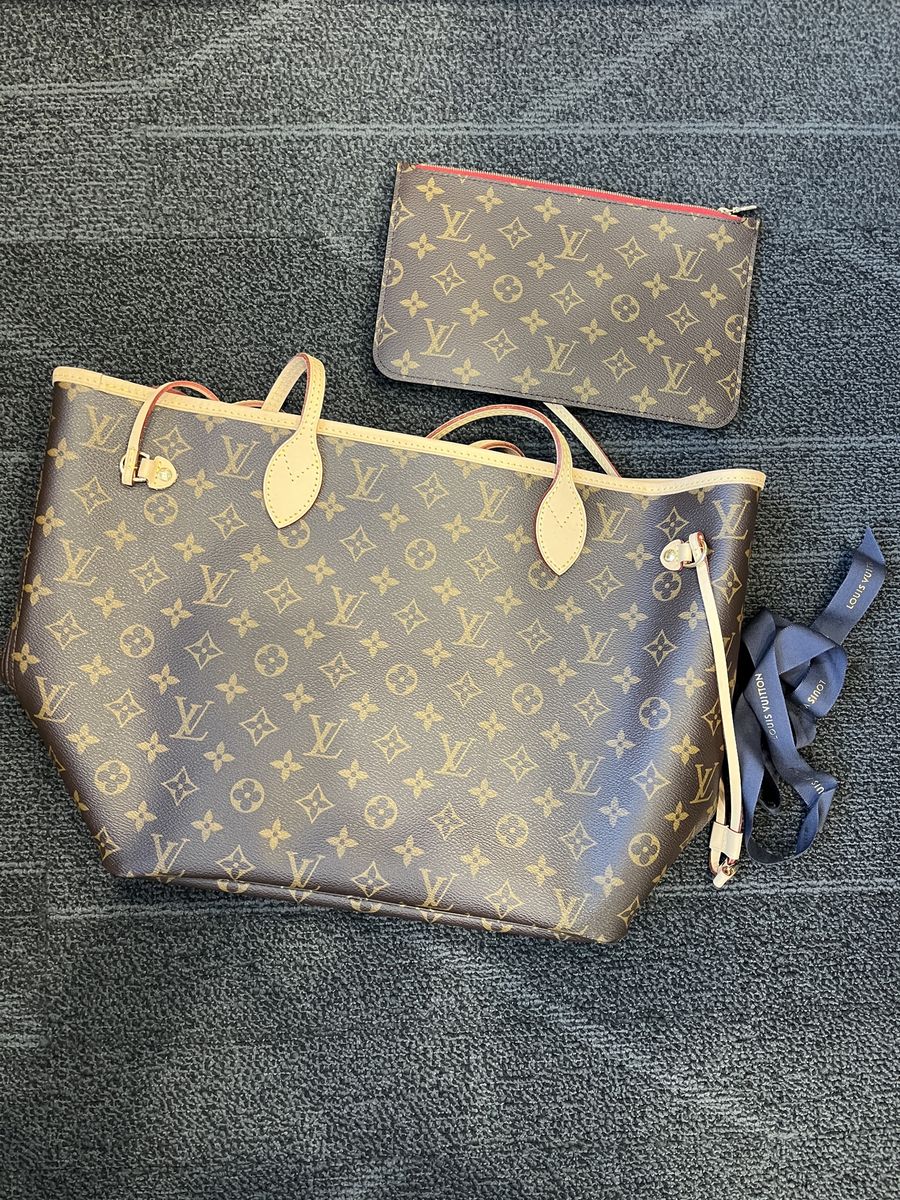Louis Vuitton Neverfull MM Monogram Tote Bag with Pouch