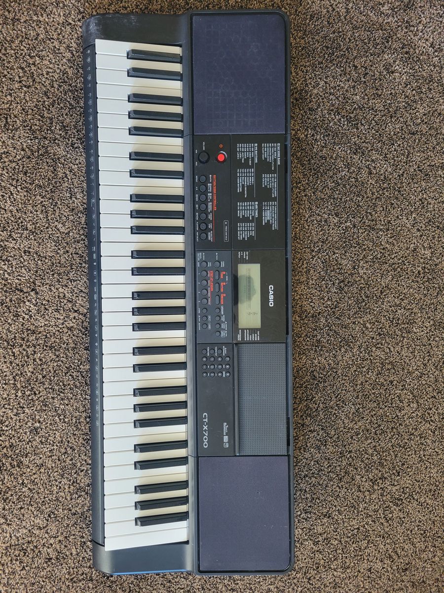 Casio CTX-700 Keyboard and Stand