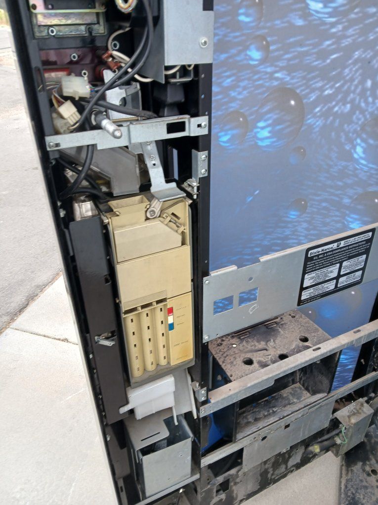 Main image 3