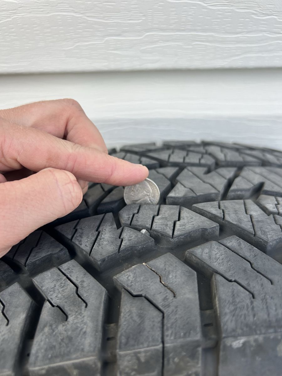 Hankook Dynapro AT2 265/70R17 115T All-Terrain Tires