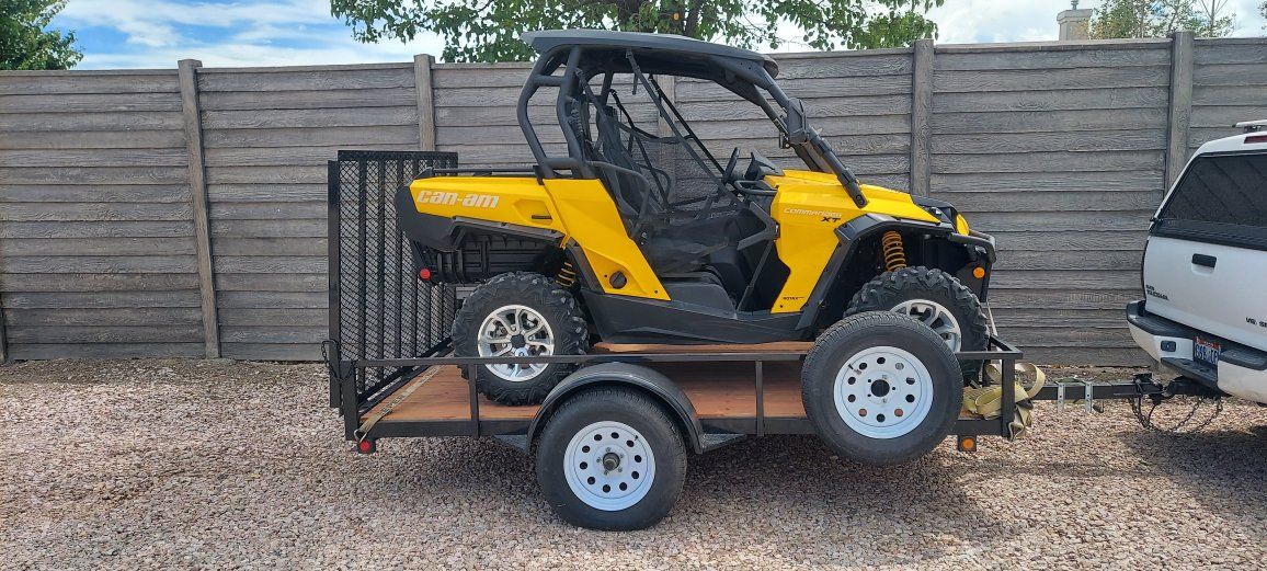 Can-Am Commander XT 800 Side-by-Side UTV - Yellow
