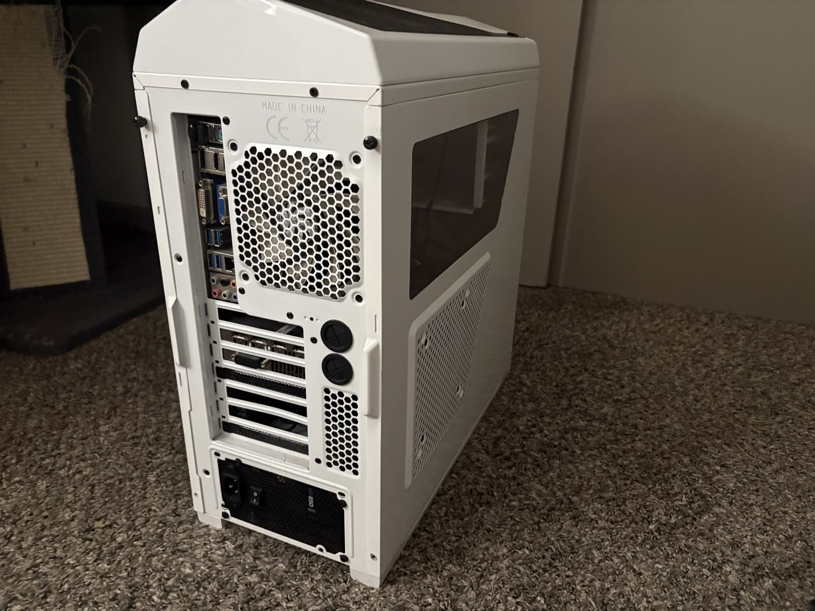 Main image 3
