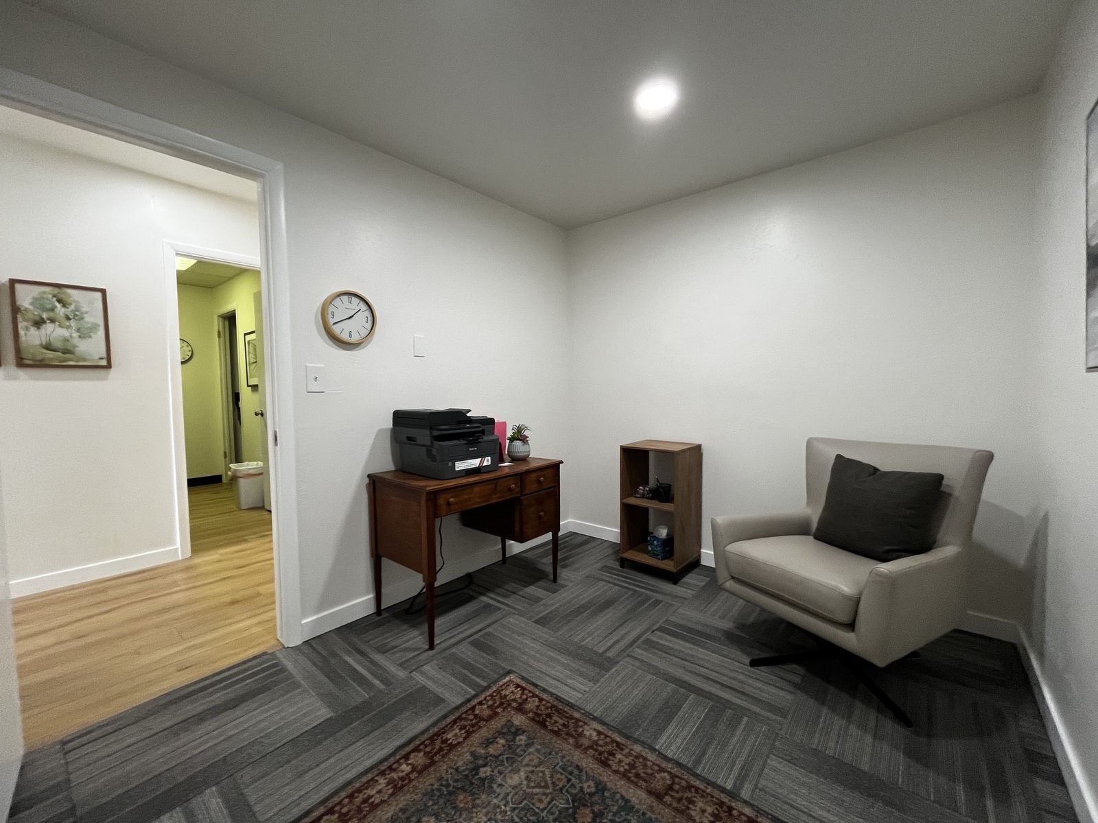 Main image 7
