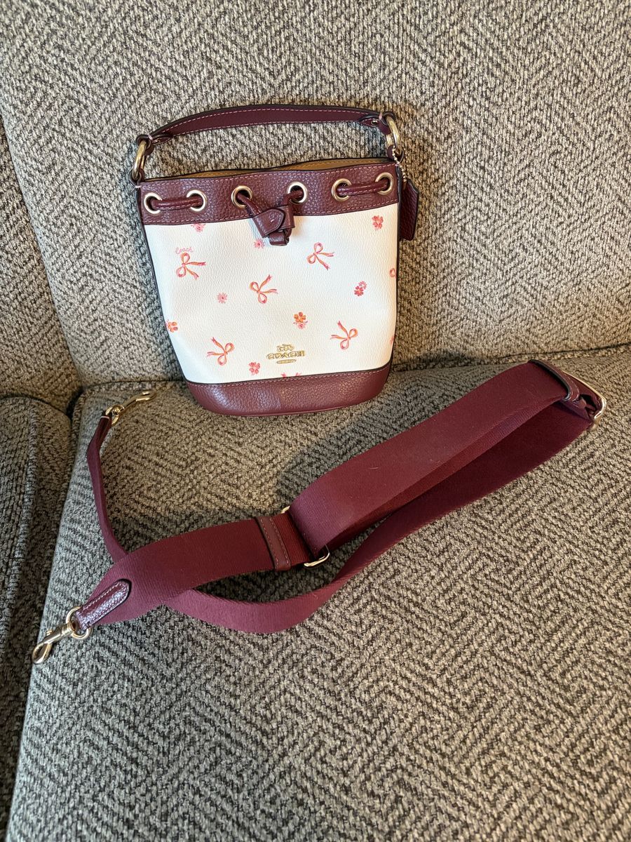 Coach White and Burgundy Bow Print Leather Bucket Bag