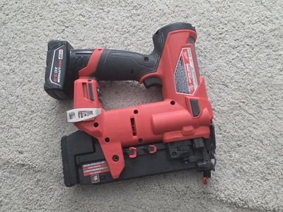 milwaukee fuel m12 pin nailer