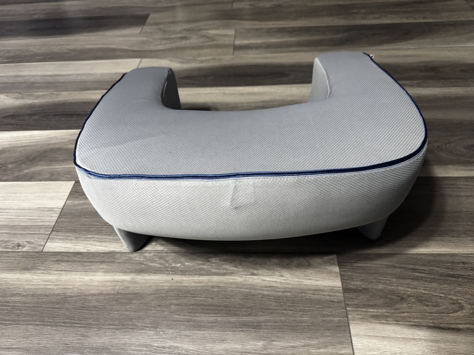 Cooloo8 Gray Laptop Lap Desk & Reading Pillow - "Like New" Condition for Comfort & Support