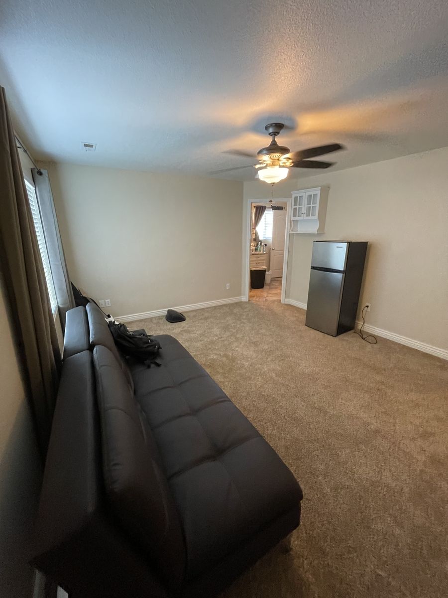 Main image 10