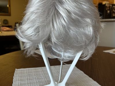 Woman's wig, Raquel Welch brand