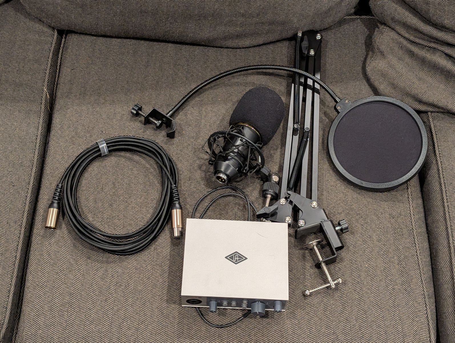 Universal Audio Volt Beginner Recording, Podcasting, or Streaming Setup