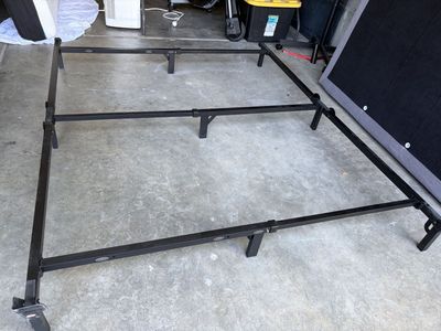 Zinus SmartBase Queen Size Platform Bed Frame - Heavy Duty Steel, Easy Assembly