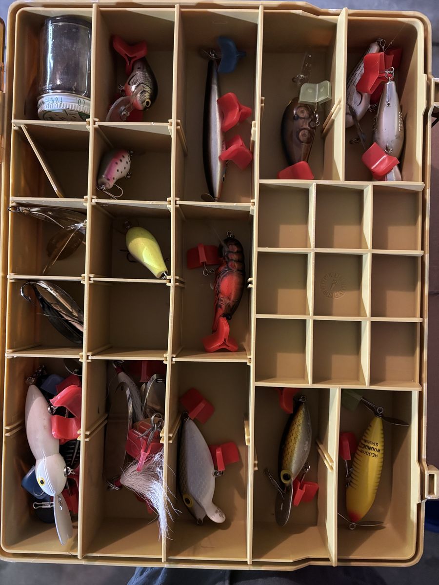 Fishing equipment and box  lots of  luers