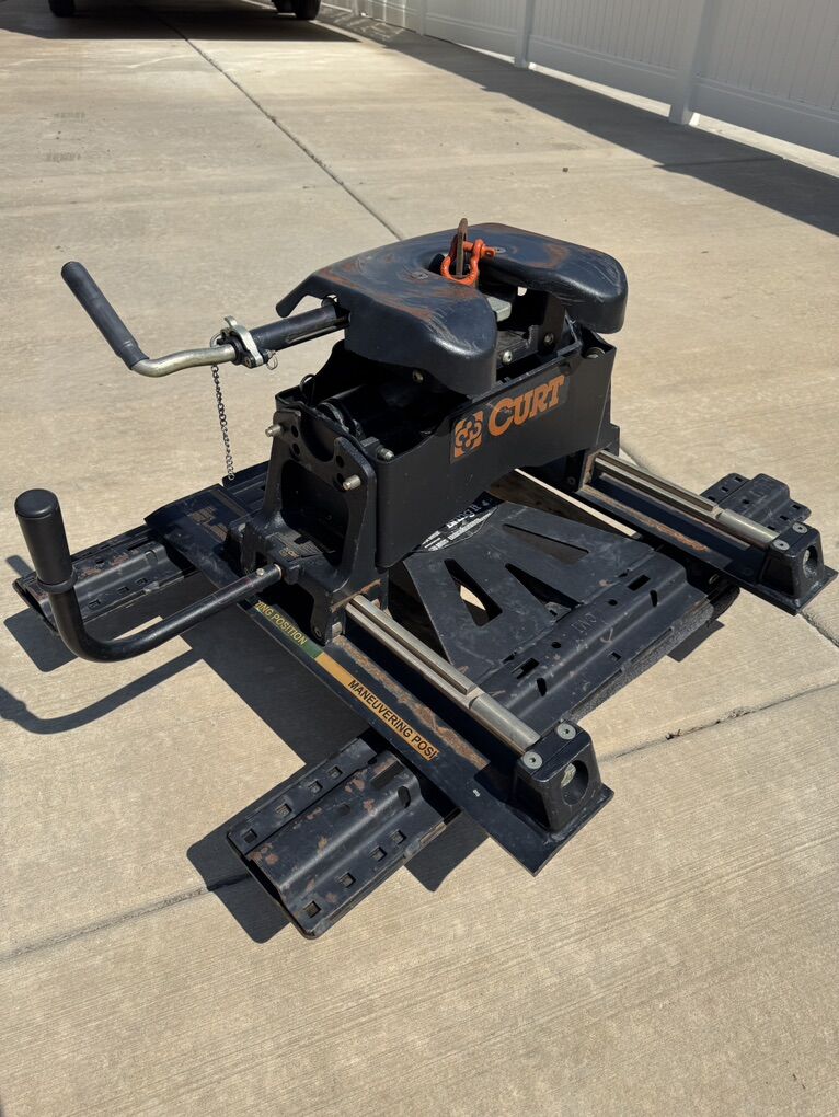 Curt R20 Hitch WIth Adapter